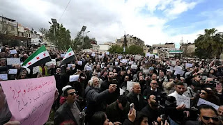 دمشق.. وقفة احتجاجية رفضًا لقرار تقييد بيع الكحول