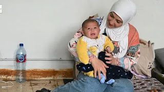 إنجاب وإرضاع وأحلام محطمة في مراكز إيواء.. أمهات لبنان في صلب المعاناة